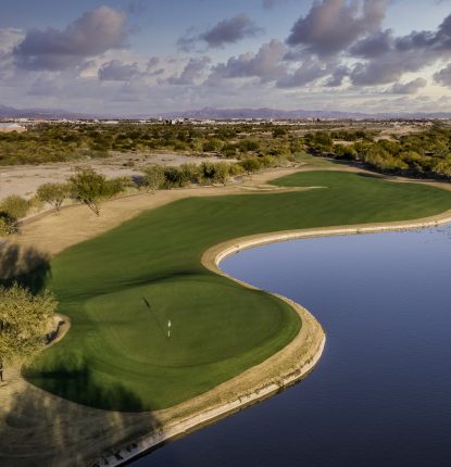 Whirlwind Hole number 14 with water on the side