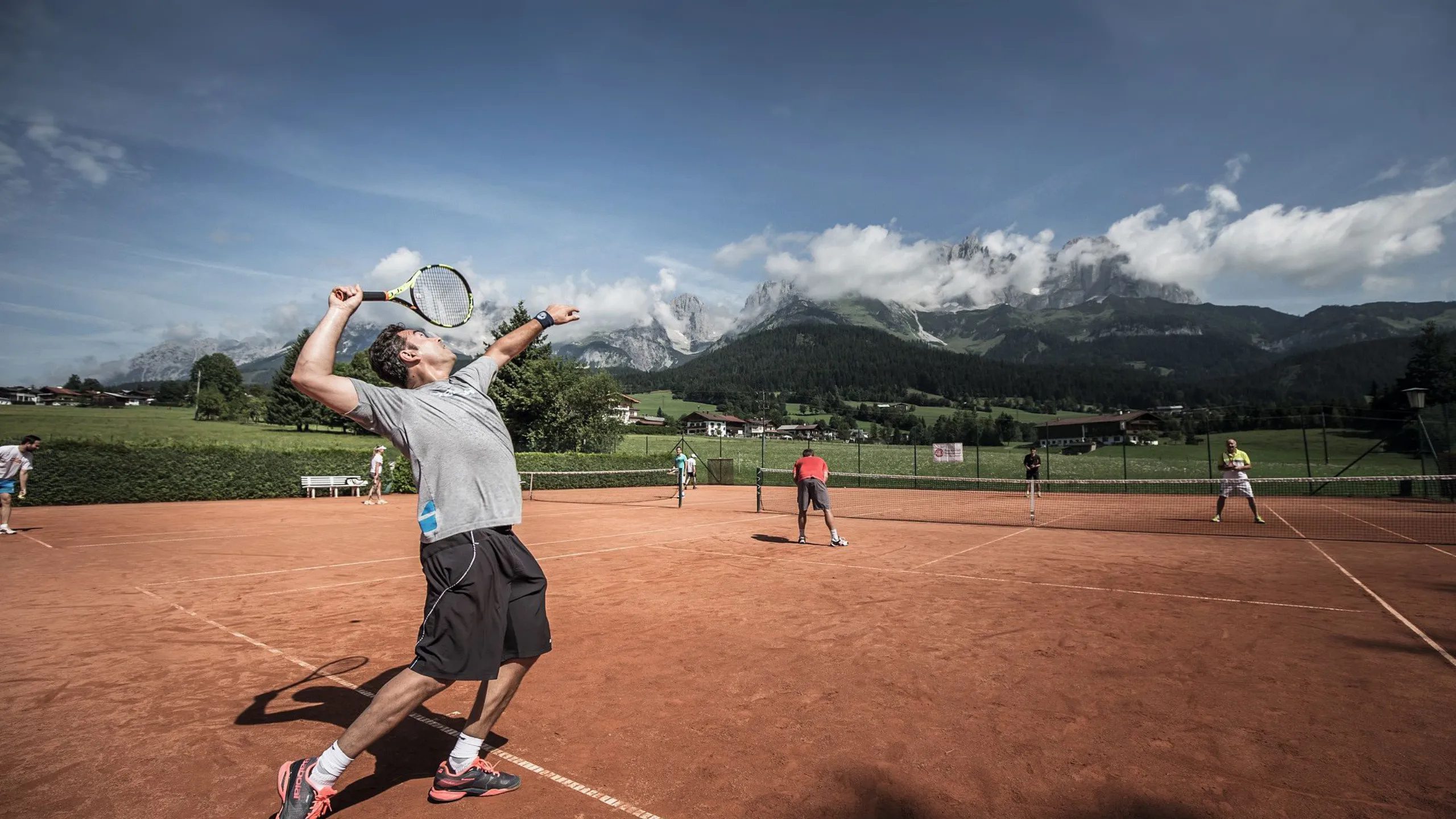 Player serving